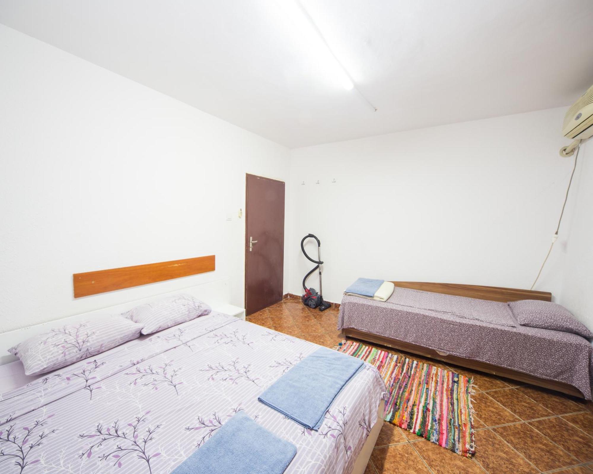 Apartamento Center - Basic Flat - 10 Min To The Beach Burgas Exterior foto